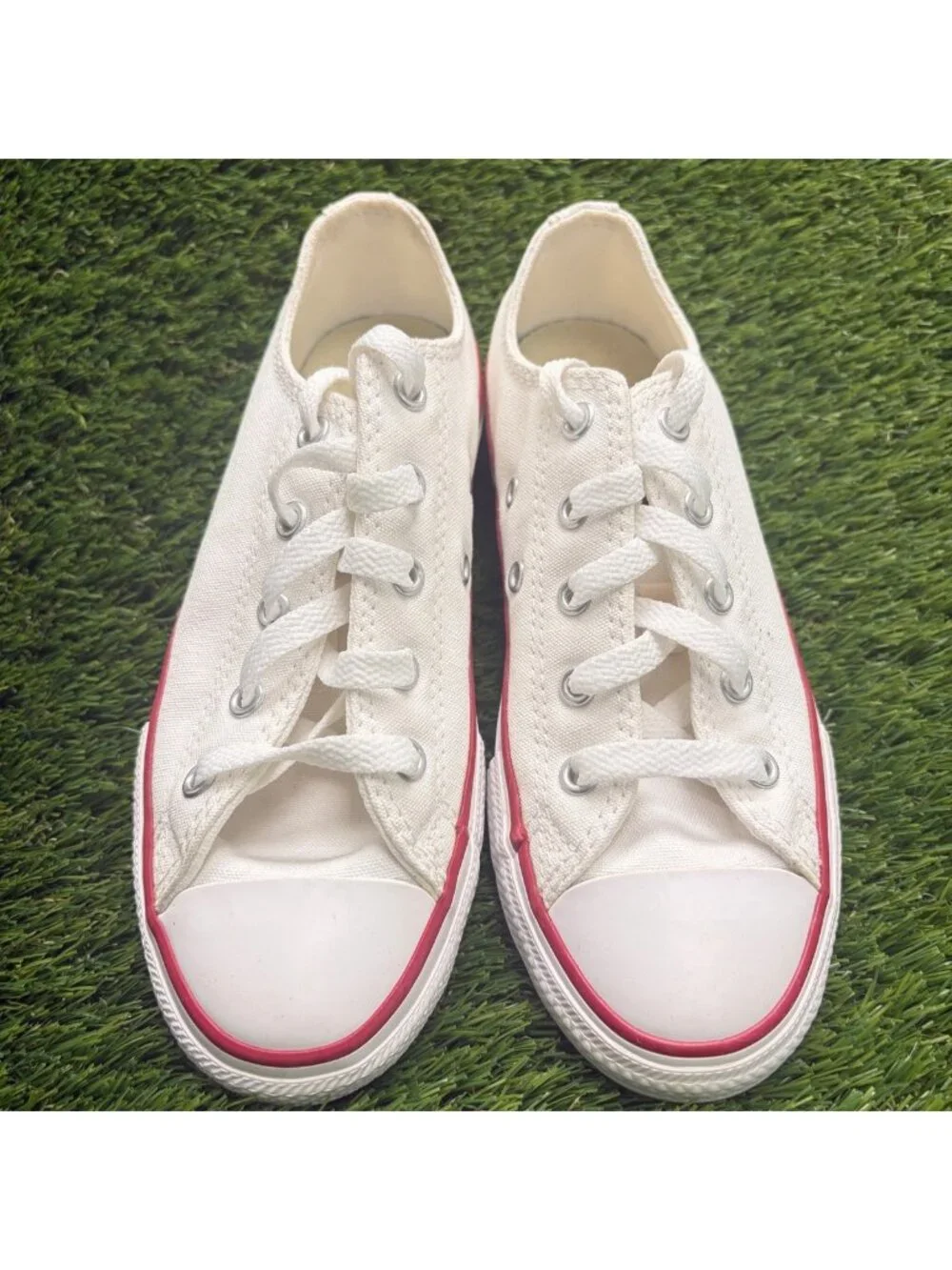 Converse Chuck Taylor All Star Low Boys Size 1.5Y White Athletic Shoes Sneakers